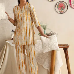 Khushal K Printed Cotton V-Neck Three Fourth Sleeve Top With Trouser Co-Ords image 3