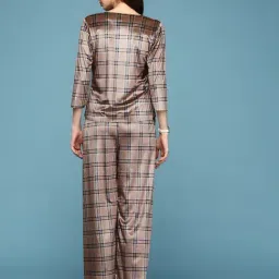 SHOWOFFFF Brown Chequered Co-Ord Set image 4