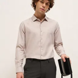 The Bear House Beige Cotton Tailored Fit Solid Formal Shirt image 1