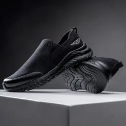 Red Tape Men Black Walking Shoes-image-86