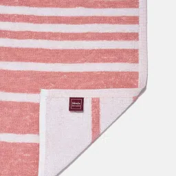 fabindia home Fabindia 'Aniya' Pink & White Cotton 500 GSM Face Towel - Set of 1 image 3