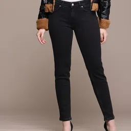 MANGO Women Push-Up Skinny Fit Low-Rise Light Fade Stretchable Jeans-image-35