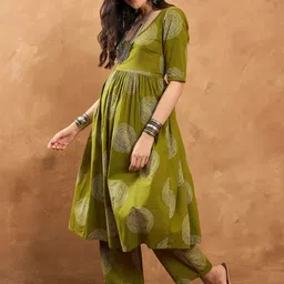 InWeave Women Printed Empire Pure Cotton Anarkali Kurta with Trouser-picture-33