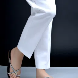 Shoetopia Women's Black Toe Ring Sandals image 1