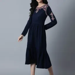 W Blue Embroidered Straight Kurta image 4