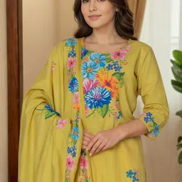 SKYLEE Floral Printed Straight Kurta With Trousers & Dupatta-picture-19