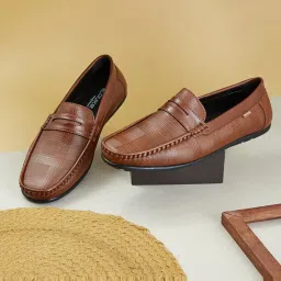 Duke Men's Tan Casual Loafers image 1