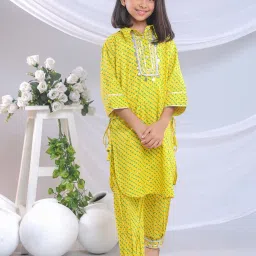 Misbis Girls Yellow Comfort Fit Printed Kurta Set image 1