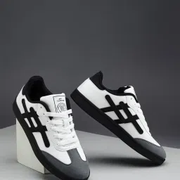 Campus Women's Black & White Sneakers image 1