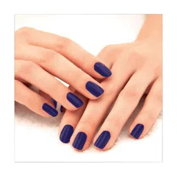 Lakme 9to5 Primer & Gloss Nail Colour Summer Blue - 6 ml image 4