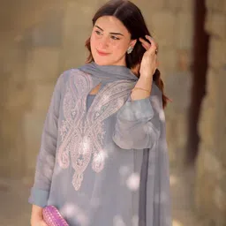 DIVASTRI Women Paisley Embroidered Regular Kurta with Trousers & With Dupatta image 4