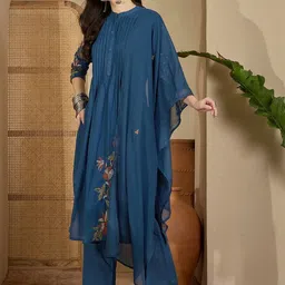 SANISA Women Embroidered Pleated Thread Work Kurta with Trousers & With Dupatta image 2