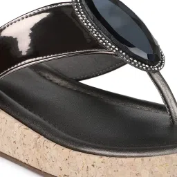 Inc.5 Women's Gun Metal Thong Wedges image 4