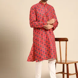 RAJUBHAI HARGOVINDAS Men Red & Navy Blue Geometric Printed Cotton Kurta image 2