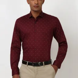 Peter England Maroon Cotton Regular Fit Printed Shirt image 1