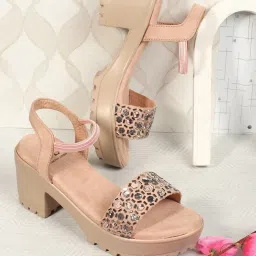 Carlton London Women's Cream Sling Back Sandals image 1