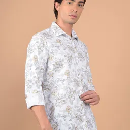 Crimsoune Club Men Spread Collar Floral Printed Cotton Slim Fit Casual Shirt image 2