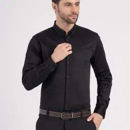 Red Tape Black Solid Relaxed Fit Shirt image 1
