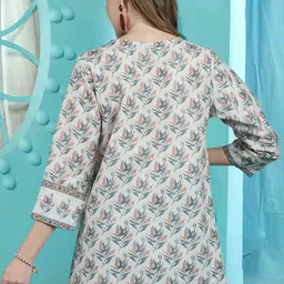 Winza Designer Women V-Neck Floral Print Cotton Top image 2