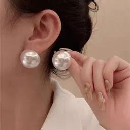 FIMBUL Set of 2 Gold-Plated Pearls Beaded Circular Shaped Studs & Chunky Hoop Earrings image 5