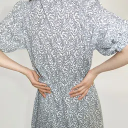H&M Puff-Sleeved Dress image 5