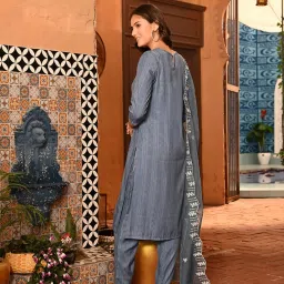 DECKEDUP Blue Relaxed Fit Kurta With Pants & Dupatta image 2