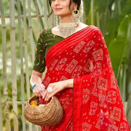 Saree Mall Red Printed Sarees With Unstitched Blouse image 2