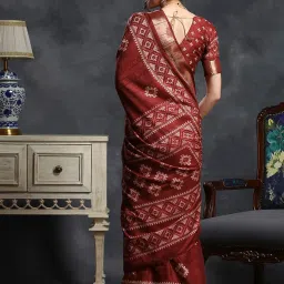Saree Mall Maroon Printed Saree With Unstitched Blouse image 2