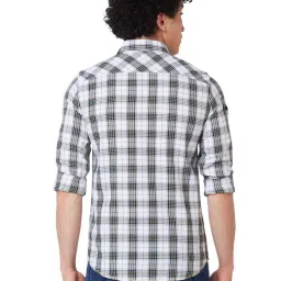 Spykar Green Cotton Regular Fit Checks Shirt image 2