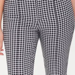 Forever 21 Black & White Checks Trousers image 5