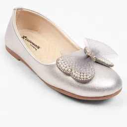 Cute Walk by Babyhug Slip On Ballerina With Bow Applique - Silver image 2