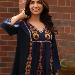 JAIPURFAME Women Geometric Printed V-Neck  Top-image-6