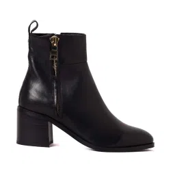 Peach Flores Women's Valeria Black Casual Boots image 2