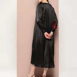 Qurvii Maroon & Black Color-Block Shirt Dress image 2