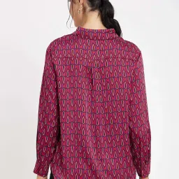 Madame Red Regular Fit Printed Shirt image 2