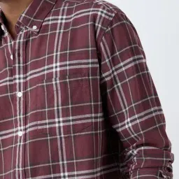 WES Casuals by Westside Wine Checkered Relaxed-Fit Cotton Shirt image 4