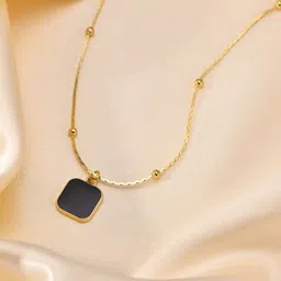 BEYTER Gold Plated Square Pendant With Chain image 1