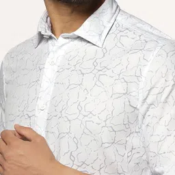 Blackberrys Men India Slim Fit Graphic Printed Spread Collar Cotton Casual Shirt image 2