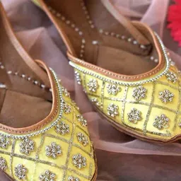 Scentra Women's Mustard Ethnic Juttis-picture-40