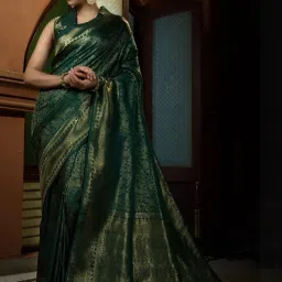 Vardha Dark Green Woven Saree With Unstitched Blouse image 2