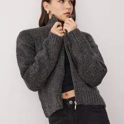 Trendyol Women Crop with Embellished Detail-image-20
