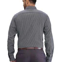 Park Avenue Black Regular Fit Printed Shirt image 2