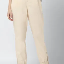 Forever 21 Beige Tapered Fit Trousers-picture-24