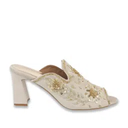 Princess by Metro Women's Beige Ethnic Sandals image 2