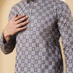 Shiv Leela Men Embroidered Sequinned Kurta image 5