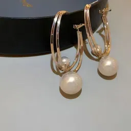 Estailo fashion Gold-Plated Pearls Beaded Spherical Hoop Earrings image 3