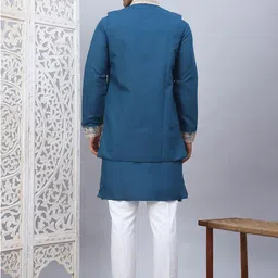 Jompers Men Floral Embroidered Regular Chikankari Kurta with Pyjamas image 5