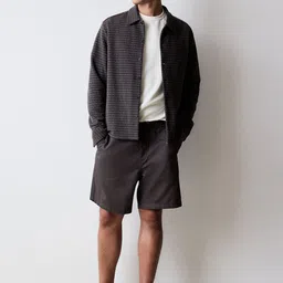 H&M Relaxed Fit Shorts image 3
