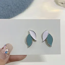 Krelin Silver-Plated Antique Leaf Shaped Studs image 3