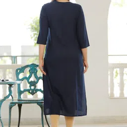 Mehsoos Women Embroidered Sequinned Kurta image 4